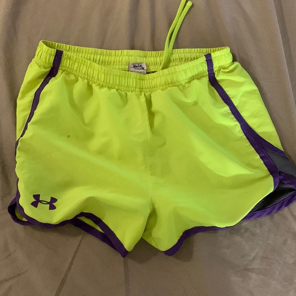 Under Armour Other - Youth XL athletic shorts